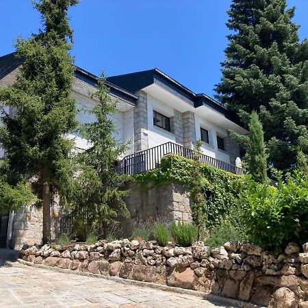 Los Cedros, Gran Chalet Con Piscina Y Apartamento En Navacerrada Villa Eksteriør bilde