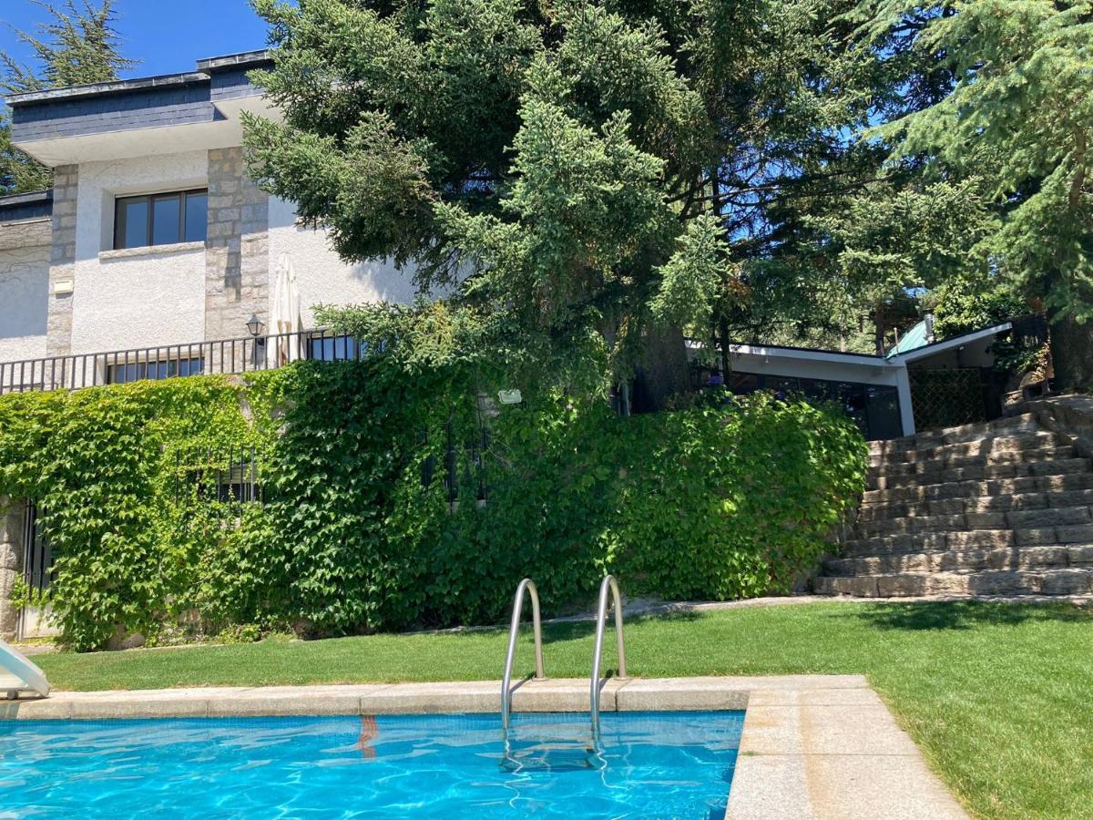 Los Cedros, Gran Chalet Con Piscina Y Apartamento En Navacerrada Eksteriør bilde