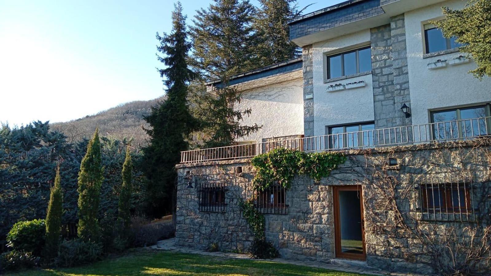 Los Cedros, Gran Chalet Con Piscina Y Apartamento En Navacerrada Villa Eksteriør bilde